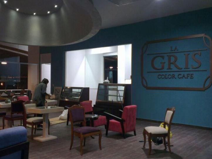 La GRIS color CAFÉ - Club Regatas Lima